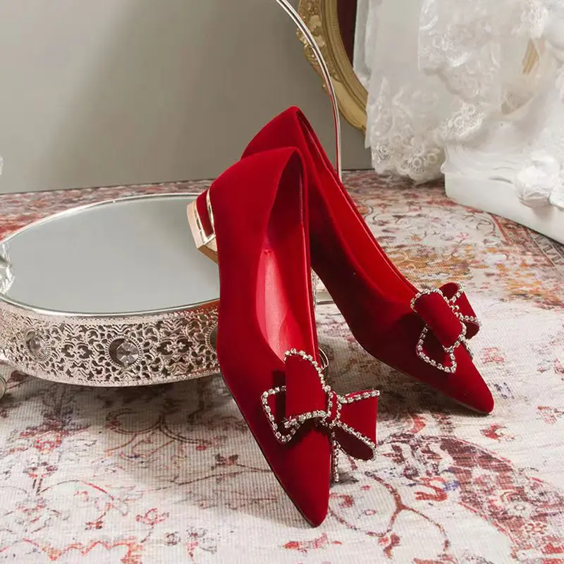 New Style Thin Heels Bride Shoes Sweet Style Butterfly-knot Wedding Shoes Red Bottom High Heels Pointed Toe Thick Heel Shoes
New Style Thin Heels Bride Shoes Sweet Style Butterfly-knot Wedding Shoes Red Bottom High Heels Pointed Toe Thick Heel Shoes