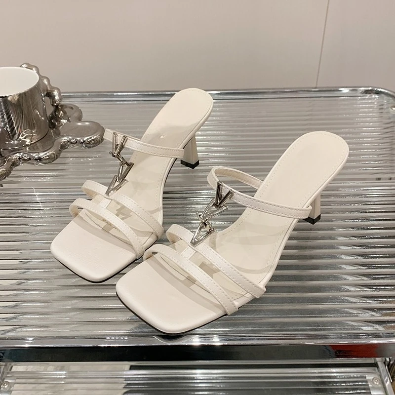 Элегантные летние туфли-мюли на шпильке с металлической пряжкой, с открытым носком, нескользящие, на высоком каблуке
Элегантные летние туфли-мюли на шпильке с металлической пряжкой, с открытым носком, нескользящие, на высоком каблуке