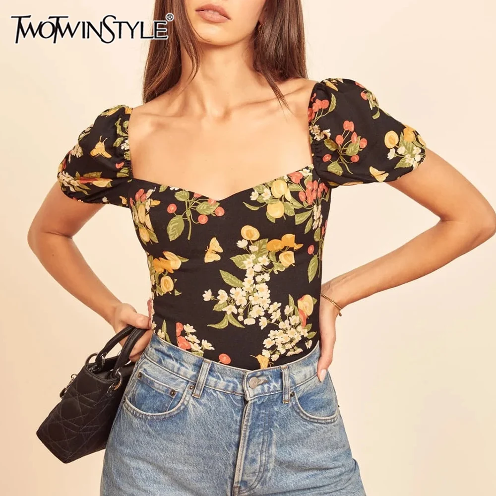 TWOTWINSTYLE хит цвета для похудения футболки для женщин квадратный вырез с коротким рукавом темпераментная футболка женский модный стиль 
TWOTWINSTYLE хит цвета для похудения футболки для женщин квадратный вырез с коротким рукавом темпераментная футболка женский модный стиль