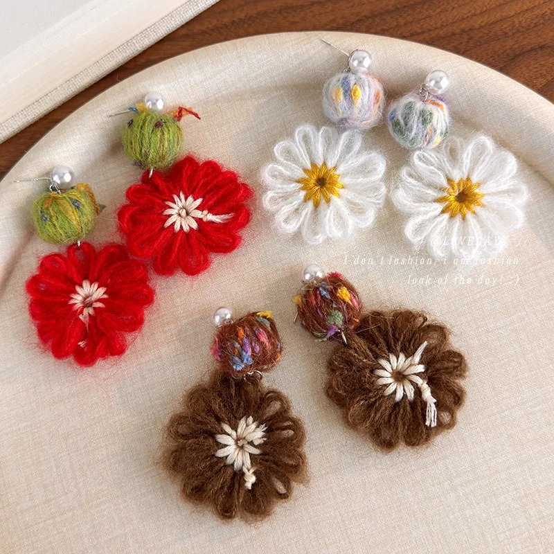 Knit Flower Pearl Earrings for Girls Fall Winter Sweet Style Portable Beautiful Ear Jewelry Bestseller for Wedding Travel Gift
Knit Flower Pearl Earrings for Girls Fall Winter Sweet Style Portable Beautiful Ear Jewelry Bestseller for Wedding Travel Gift