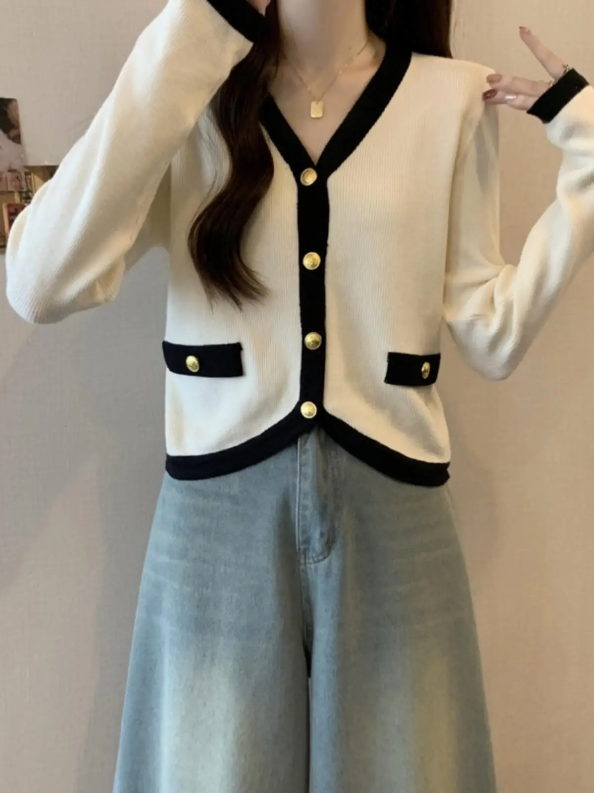 Женская зимняя куртка-пуховик средней длины из твида с капюшоном, утепленная, с полной защитой от холода
Женская зимняя куртка-пуховик средней длины из твида с капюшоном, утепленная, с полной защитой от холода