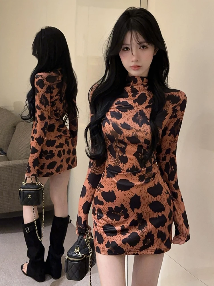 Длинная юбка с леопардовым принтом в стиле ретро для ночного клуба, сексуальная девушка, облегающая юбка с запахом, подходит для свиданий и осенней одежды
Длинная юбка с леопардовым принтом в стиле ретро для ночного клуба, сексуальная девушка, облегающая юбка с запахом, подходит для свиданий и осенней одежды