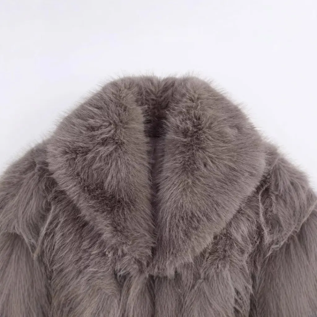 Women's Artificial Fur Jacket Coat Large Lapel Short European American Style Autumn Winter New Fashion Outerwear
Women's Artificial Fur Jacket Coat Large Lapel Short European American Style Autumn Winter New Fashion Outerwear