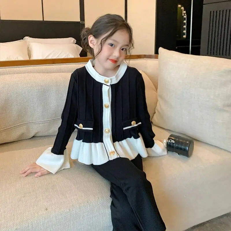 Spring and Autumn Baby Girls' Knitted Sweater Knitted Sweater cardigan New Children's Sweater Coat
Spring and Autumn Baby Girls' Knitted Sweater Knitted Sweater cardigan New Children's Sweater Coat