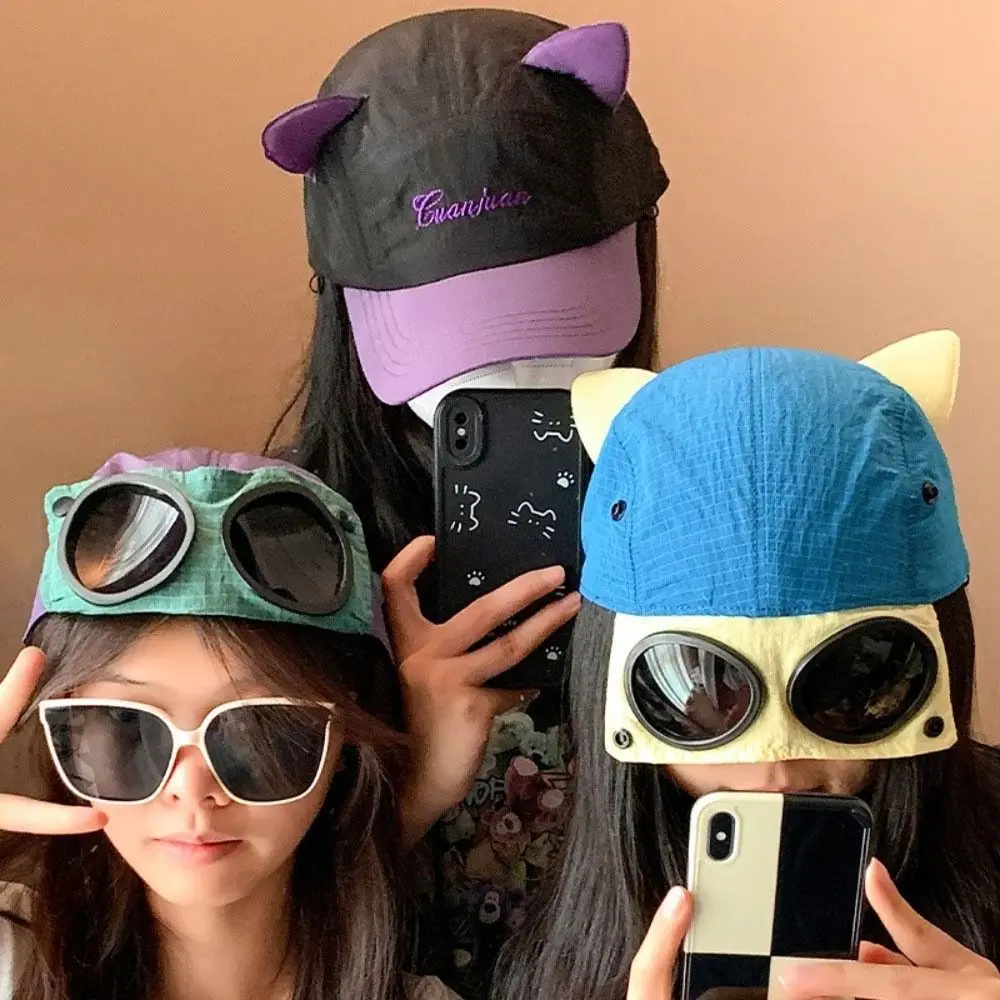 Cute Pilot Glasses Sunglasses Pilot Hat Cat Ears Color Matching Baseball Hat Reverse Wear Adjustable Sunshade Hat Unisex Outdoor
Cute Pilot Glasses Sunglasses Pilot Hat Cat Ears Color Matching Baseball Hat Reverse Wear Adjustable Sunshade Hat Unisex Outdoor