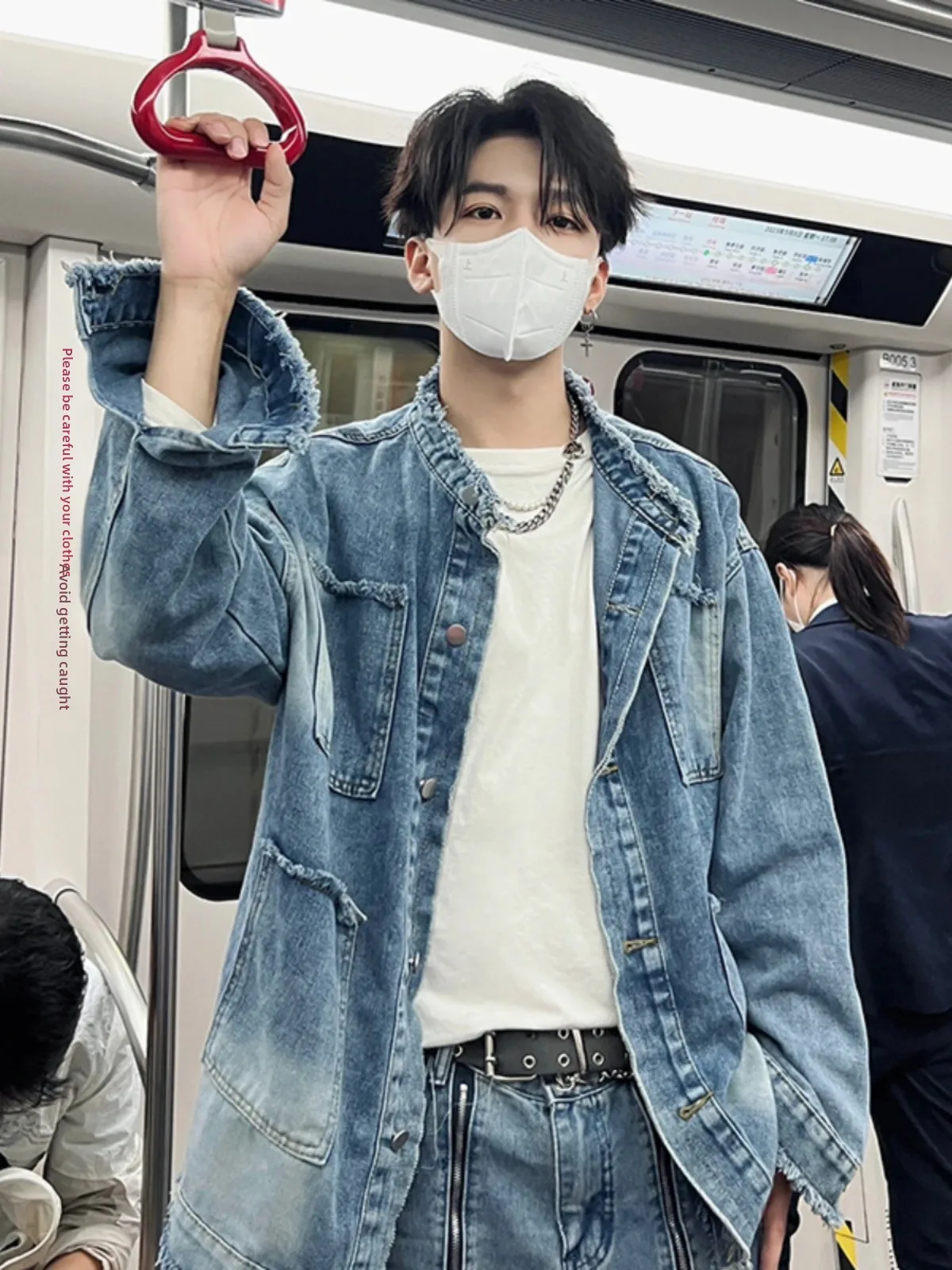 Blue Shoulder Pad Denim Jacket Men's Spring Autumn American High Street Frayed Washed Workwear Jacket Youth Vitality Style
Blue Shoulder Pad Denim Jacket Men's Spring Autumn American High Street Frayed Washed Workwear Jacket Youth Vitality Style