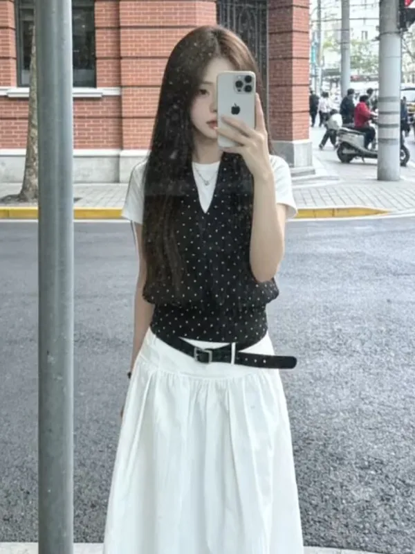 Summer Korean College Style White Short Sleeve T-Shirt V-Neck Polka Dot Vest Two-Piece Set Breathable Casual Women's Fashion
Summer Korean College Style White Short Sleeve T-Shirt V-Neck Polka Dot Vest Two-Piece Set Breathable Casual Women's Fashion