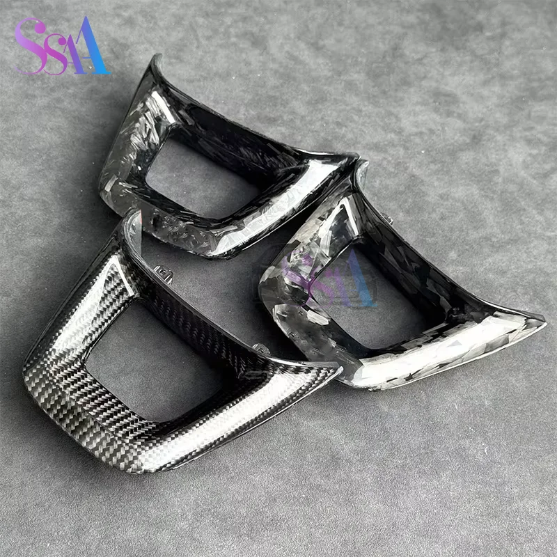 Suitable for Audi A3 A4 Q5 FY Q7 A6 C8 flat bottomed sport steering wheel subscript steering wheel logo
Suitable for Audi A3 A4 Q5 FY Q7 A6 C8 flat bottomed sport steering wheel subscript steering wheel logo