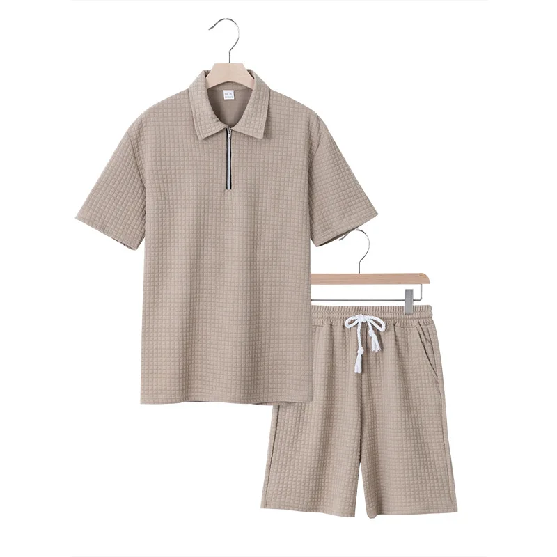 Cross-border summer men's short-sleeved suit heavy jacquard small square loose casual polo shirt suit men
Cross-border summer men's short-sleeved suit heavy jacquard small square loose casual polo shirt suit men