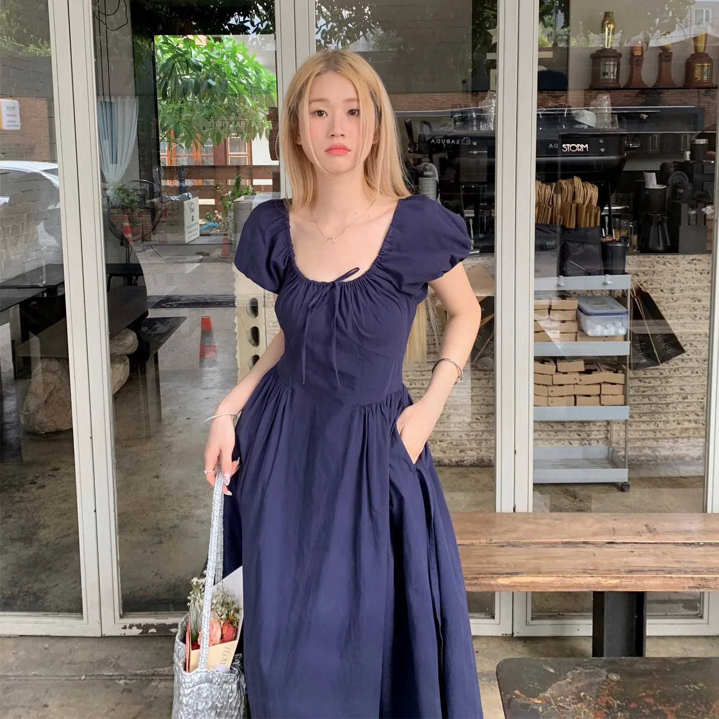 Женское летнее платье Coigarsam 2024, милые однотонные платья с коротким рукавом, квадратным вырезом, высокой талией и складками, темно-синие платья
Женское летнее платье Coigarsam 2024, милые однотонные платья с коротким рукавом, квадратным вырезом, высокой талией и складками, темно-синие платья