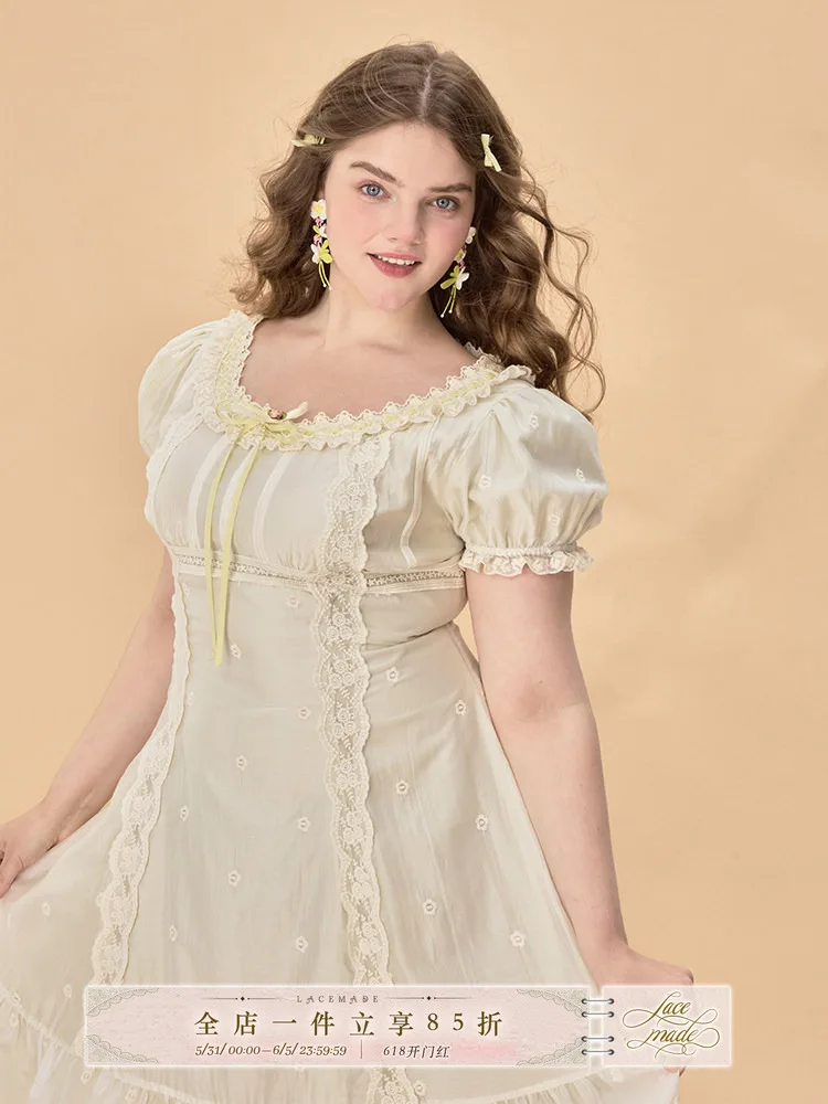 Retro Heavy Embroidery Lace Dress Elegant A-Line Silhouette Conceals Flaws Summer Fashion for plus Size Women Short Sleeve
Retro Heavy Embroidery Lace Dress Elegant A-Line Silhouette Conceals Flaws Summer Fashion for plus Size Women Short Sleeve