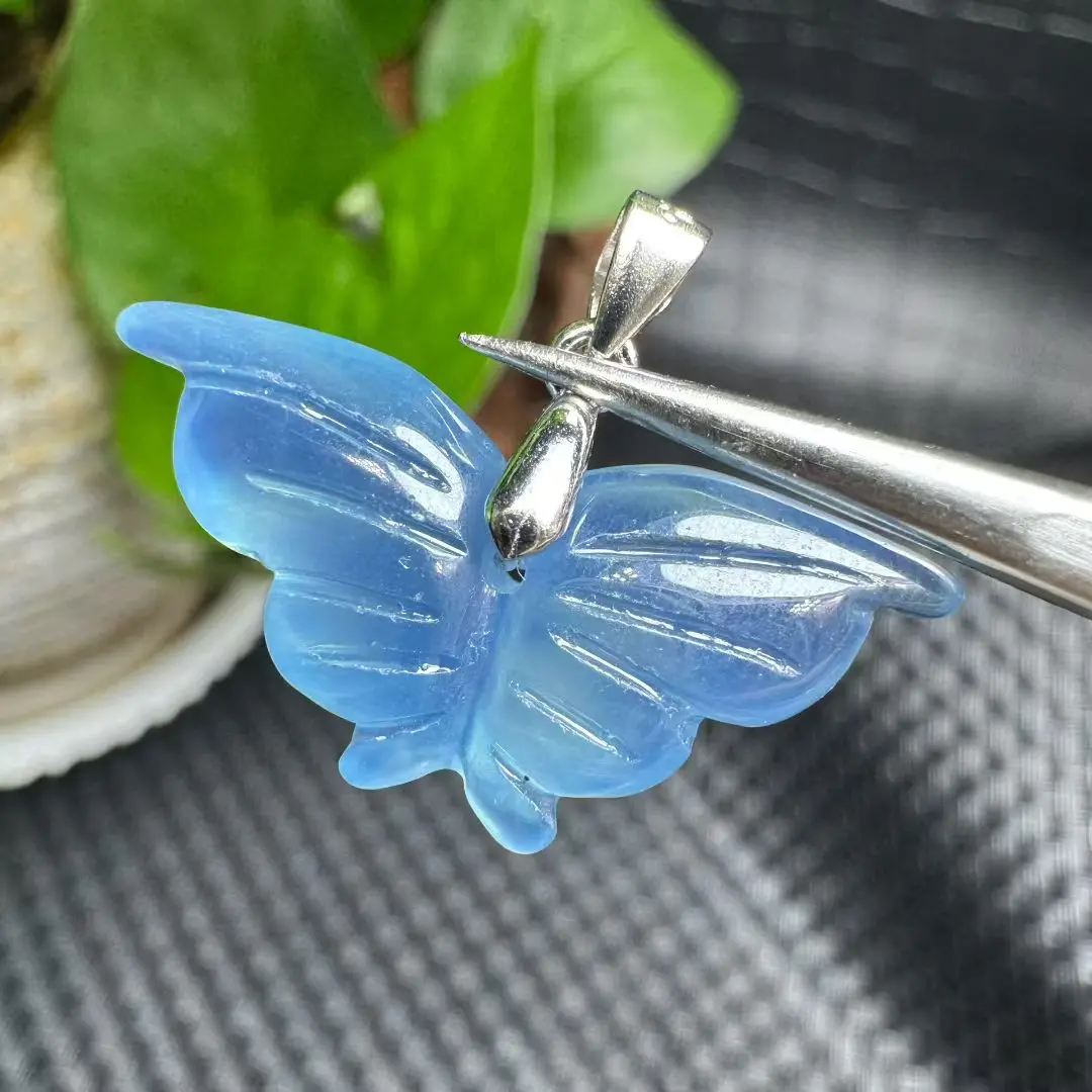 1 шт. Fengbaowu натуральный аквамариновый кулон-бабочка из стерлингового серебра 925 пробы Рейки целебный камень модные ювелирные изделия подарок для женщин 
1 шт. Fengbaowu натуральный аквамариновый кулон-бабочка из стерлингового серебра 925 пробы Рейки целебный камень модные ювелирные изделия подарок для женщин