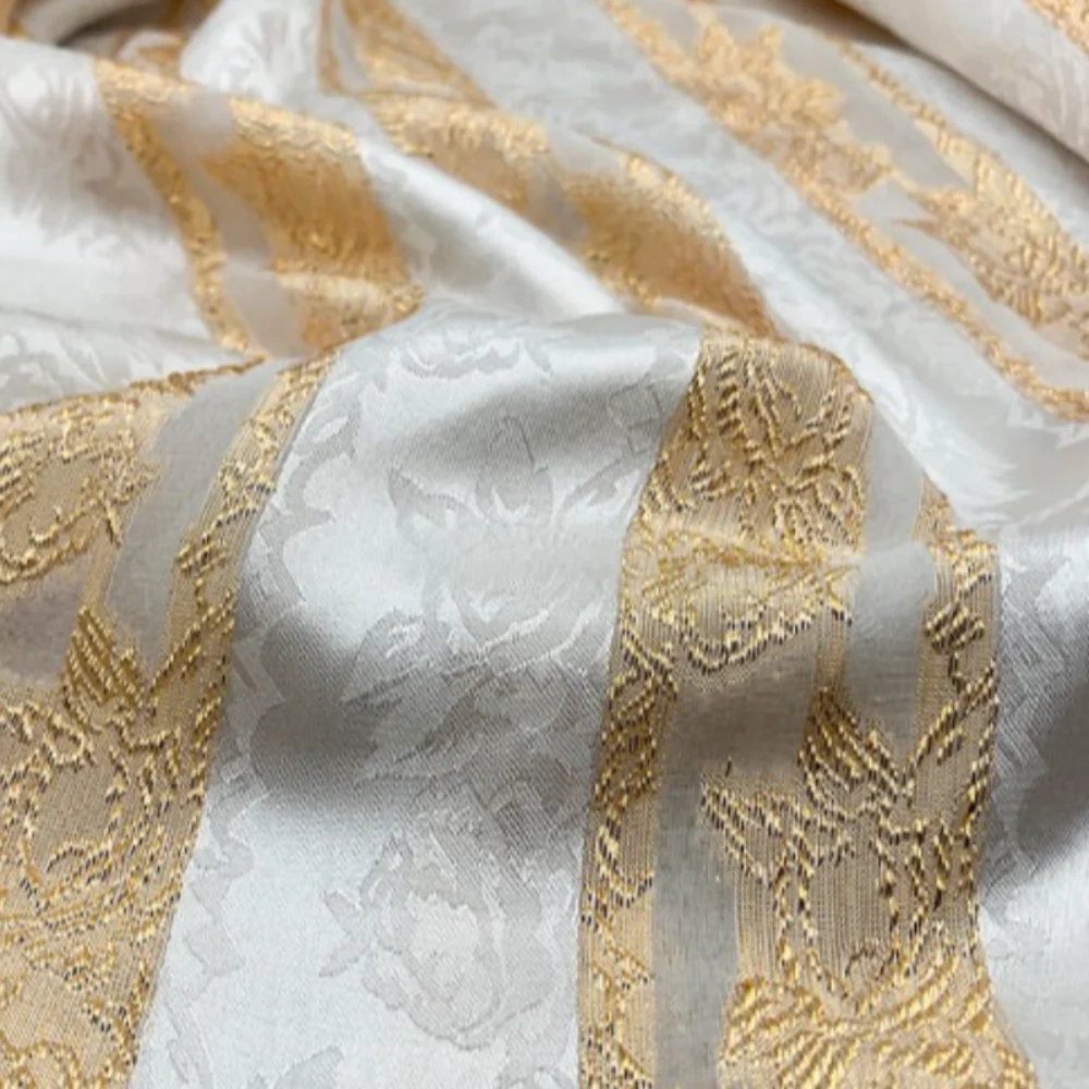 Striped Weaving Gold Organza Yarn Dyed Fabric Yarn Dark Pattern Flowers Cheongsam Spring Clothing Fabrics Cloth for Diy Sewing
Striped Weaving Gold Organza Yarn Dyed Fabric Yarn Dark Pattern Flowers Cheongsam Spring Clothing Fabrics Cloth for Diy Sewing