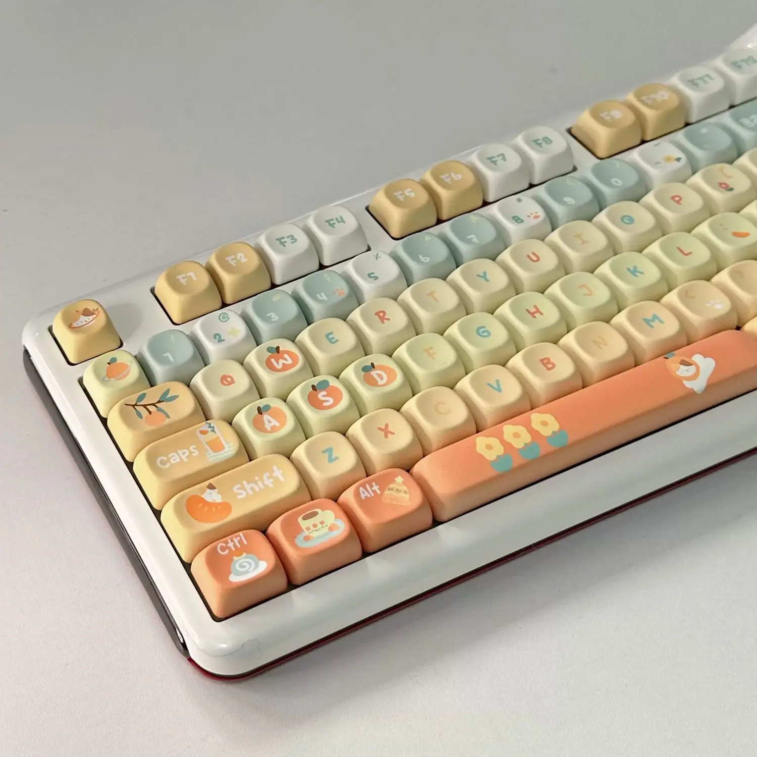 Orange soda keycap XOA height PBT material five-sided hot sublimation process fresh and cute personalized keycap
Orange soda keycap XOA height PBT material five-sided hot sublimation process fresh and cute personalized keycap