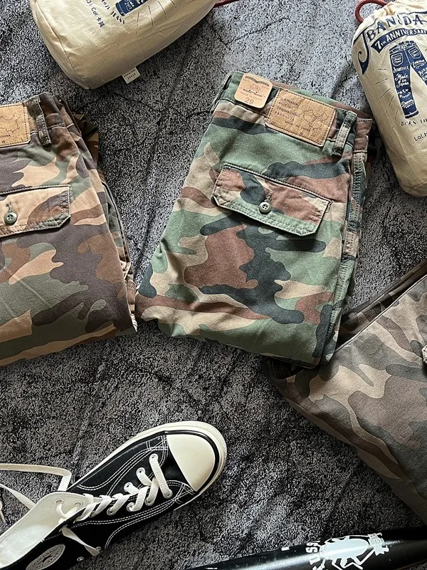 Американская повседневная рабочая одежда, брюки, мужские осенние новые брюки в японском стиле ретро, модные брендовые длинные брюки с несколькими карманами и манжетами
Американская повседневная рабочая одежда, брюки, мужские осенние новые брюки в японском стиле ретро, модные брендовые длинные брюки с несколькими карманами и манжетами