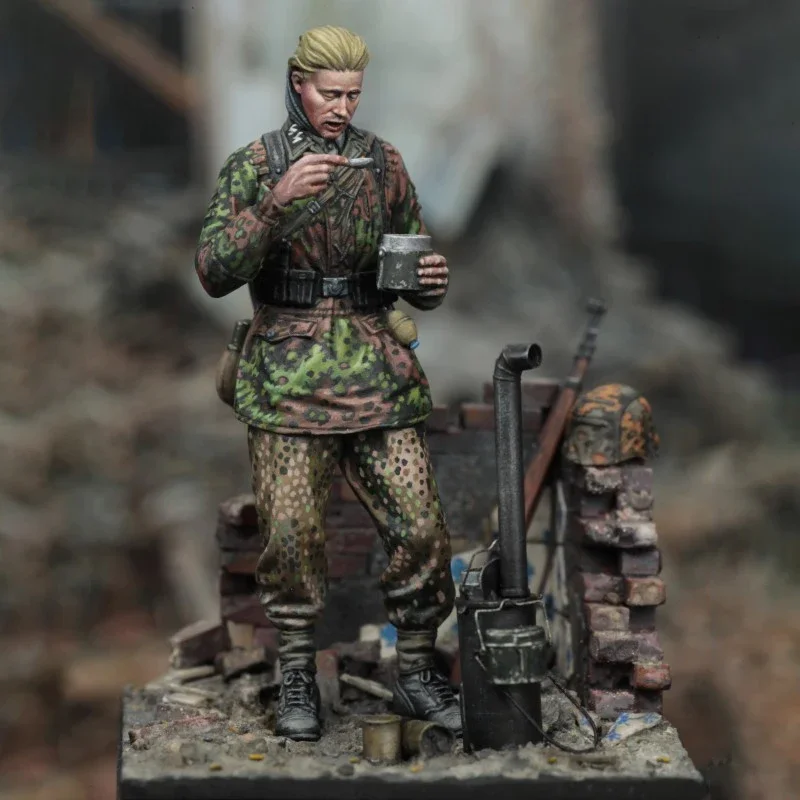 1/35 resin figure unpainted model kit, military theme, two soldiers having a meal (with scene), unassembled and unpainted GK
1/35 resin figure unpainted model kit, military theme, two soldiers having a meal (with scene), unassembled and unpainted GK