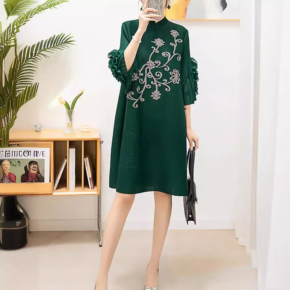 Pleats Original Pleated New Dress Women Retro New Chinese Bead Hand Shaking Flower Stand-up Collar Cheongsam Large Size Dresses
Pleats Original Pleated New Dress Women Retro New Chinese Bead Hand Shaking Flower Stand-up Collar Cheongsam Large Size Dresses