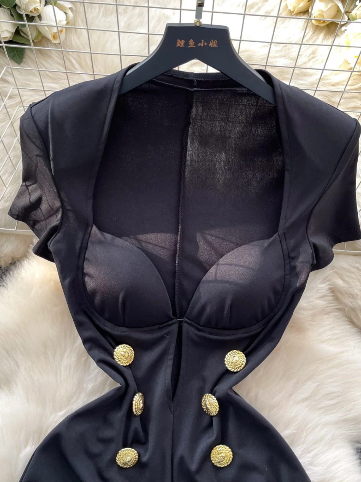 Ele Высококачественный женский комбинезон Sexy V-Ne ow Chest Metal Bule Slim ort Sve Pants Высокая талия ort Length
Ele Высококачественный женский комбинезон Sexy V-Ne ow Chest Metal Bule Slim ort Sve Pants Высокая талия ort Length