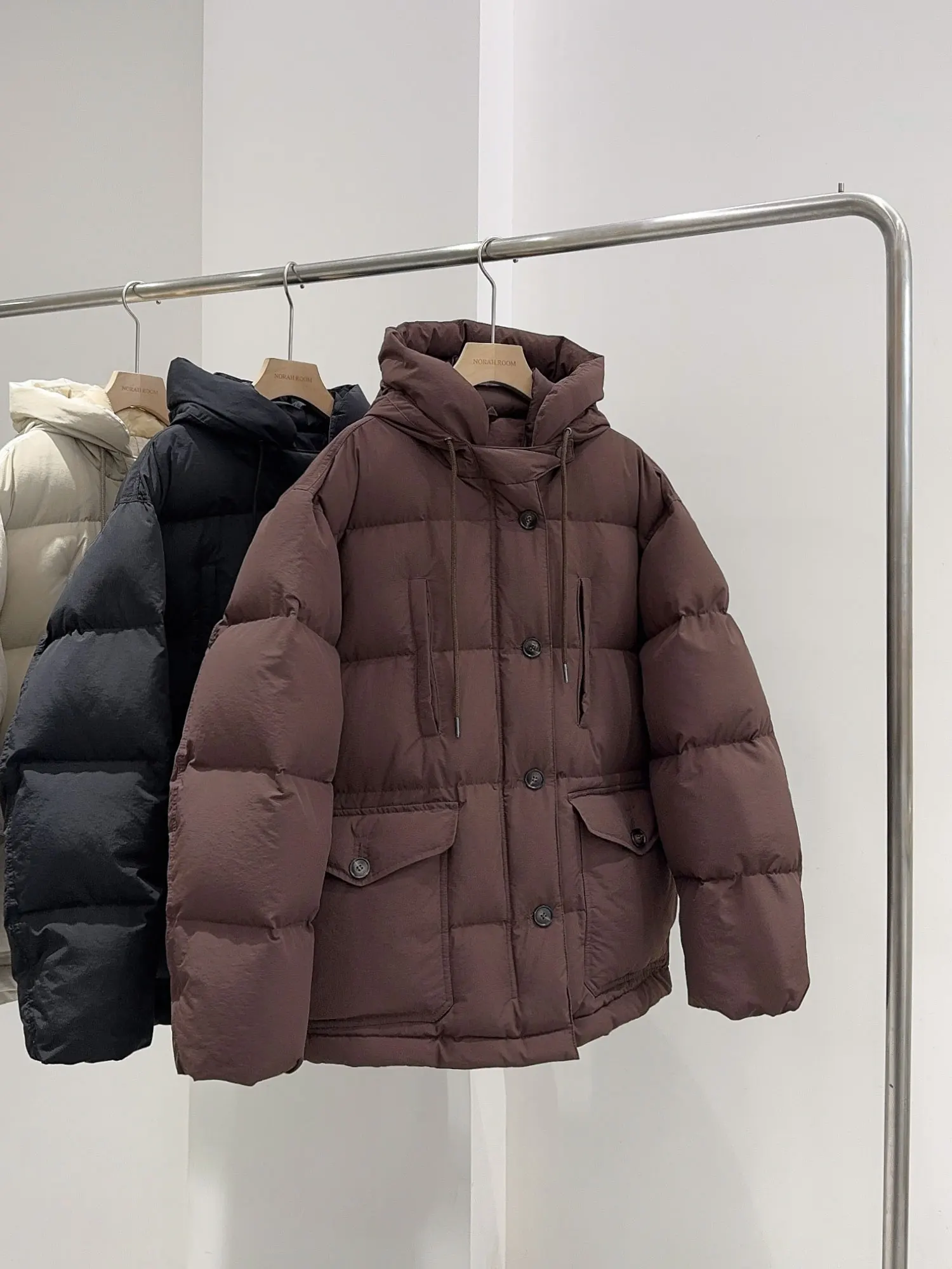 True Puffer Jacket 2025 Winter New Style Hooded Ultra Fluffy Duck down Coat Warm Casual Loose Fit Ladies Fashion
True Puffer Jacket 2025 Winter New Style Hooded Ultra Fluffy Duck down Coat Warm Casual Loose Fit Ladies Fashion