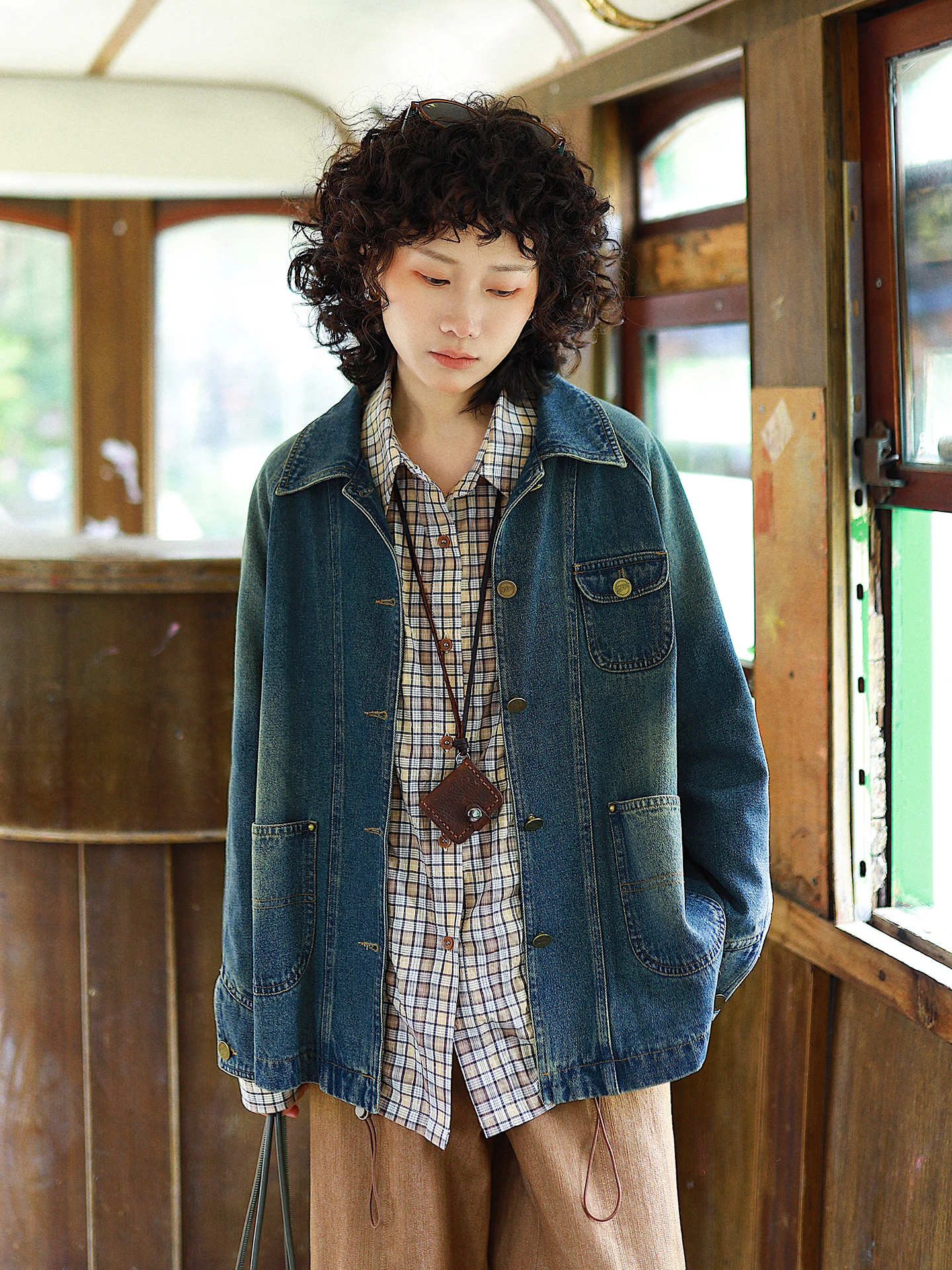ASHITA STU Original American Retro Denim Jacket Women's Spring Washed Vintage Top Loose Fit Long Sleeve Button Closure
ASHITA STU Original American Retro Denim Jacket Women's Spring Washed Vintage Top Loose Fit Long Sleeve Button Closure