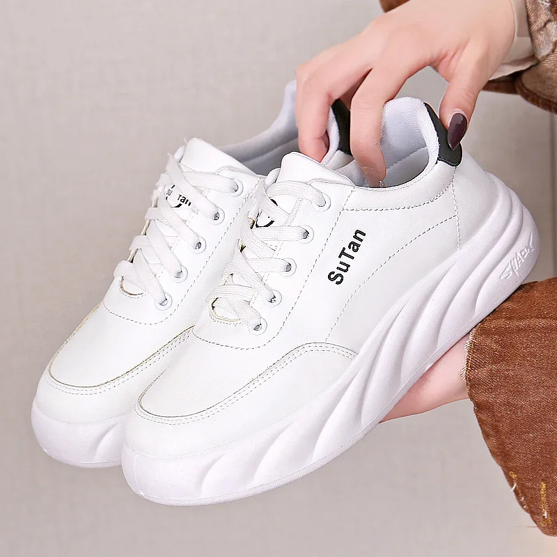 2025 Spring New Women's Versatile White Shoes Women's FashionThick Soled Flat Shoes Soft Soled Lightweight Casual Sports Board
2025 Spring New Women's Versatile White Shoes Women's FashionThick Soled Flat Shoes Soft Soled Lightweight Casual Sports Board