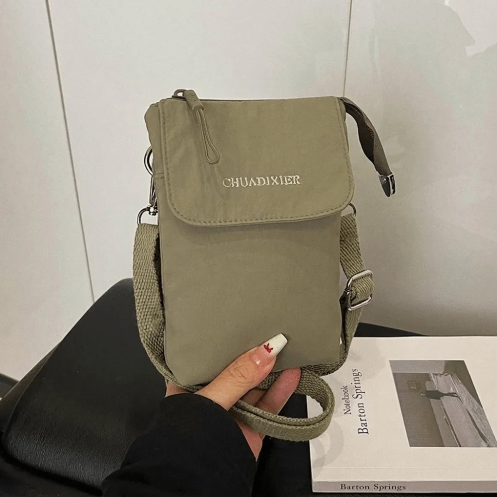 Solid Color Nylon Phone Bag Ultra Lightweight Adjustable Strap Mini Crossbody Bag Versatile Style Simple Design
Solid Color Nylon Phone Bag Ultra Lightweight Adjustable Strap Mini Crossbody Bag Versatile Style Simple Design