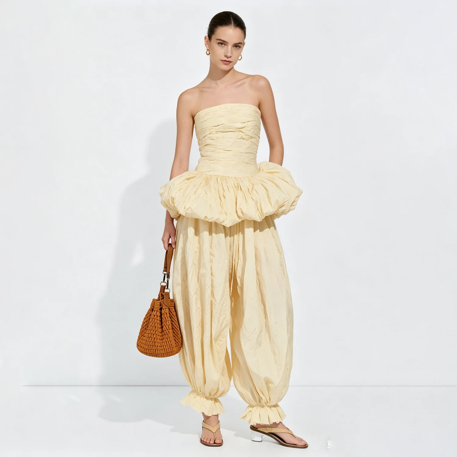 LIMO Women 2 Piece Outfit Tube Top with Ruffle Waist & High Waist Balloon Pants
LIMO Women 2 Piece Outfit Tube Top with Ruffle Waist & High Waist Balloon Pants