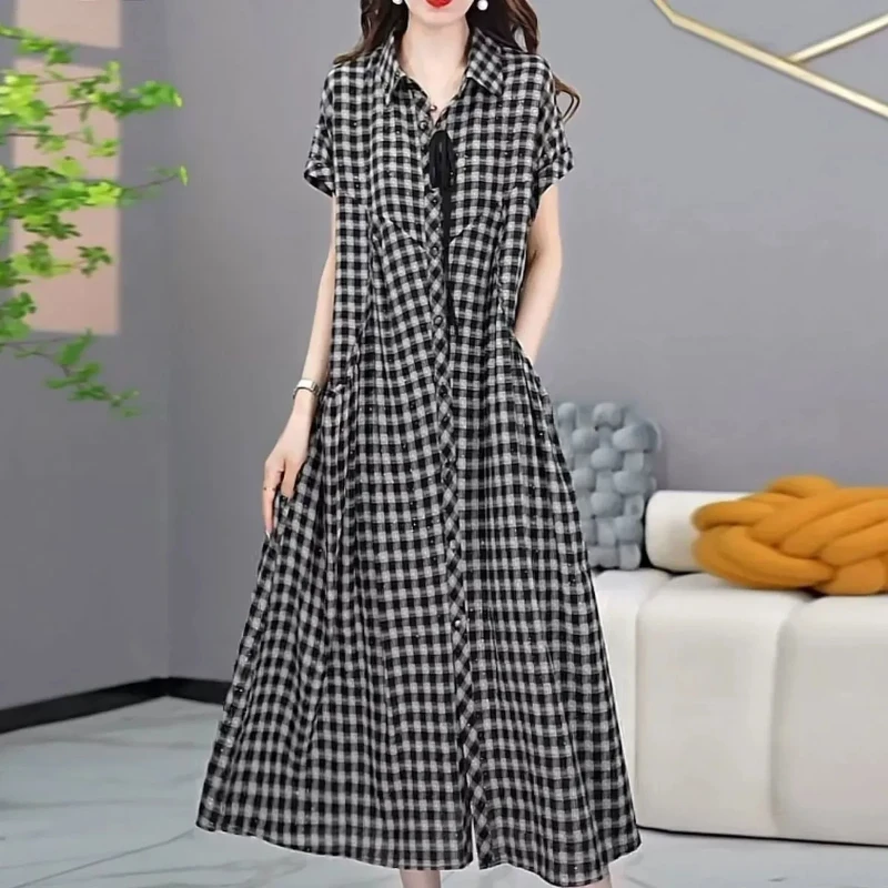 Elegant Long Plaid Shirt Dress With Button Front And Pockets For Women Casual Spring Autumn Wear
Elegant Long Plaid Shirt Dress With Button Front And Pockets For Women Casual Spring Autumn Wear