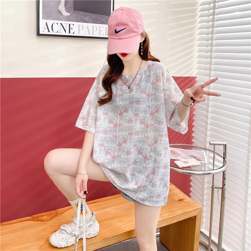 Design sense niche Instagram short-sleeved T-shirt women's summer Korean version loose mid-length ice silk half-sleeved top
Design sense niche Instagram short-sleeved T-shirt women's summer Korean version loose mid-length ice silk half-sleeved top