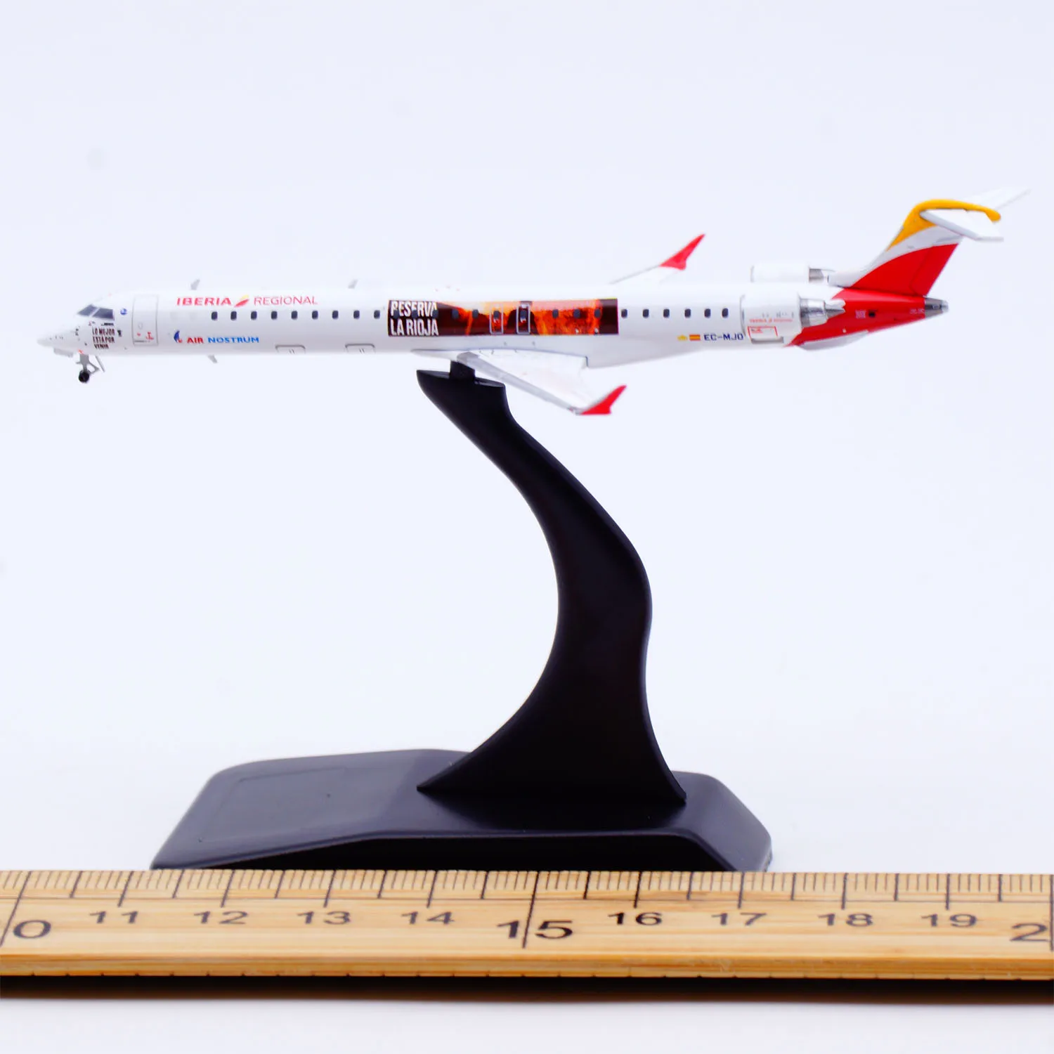 Коллекционный самолет из сплава LH4400 в подарок JC Wings 1:400 Iberia Regional Bombardier CRJ-1000, литая под давлением модель самолета, реактивная модель EC-MJO
Коллекционный самолет из сплава LH4400 в подарок JC Wings 1:400 Iberia Regional Bombardier CRJ-1000, литая под давлением модель самолета, реактивная модель EC-MJO
