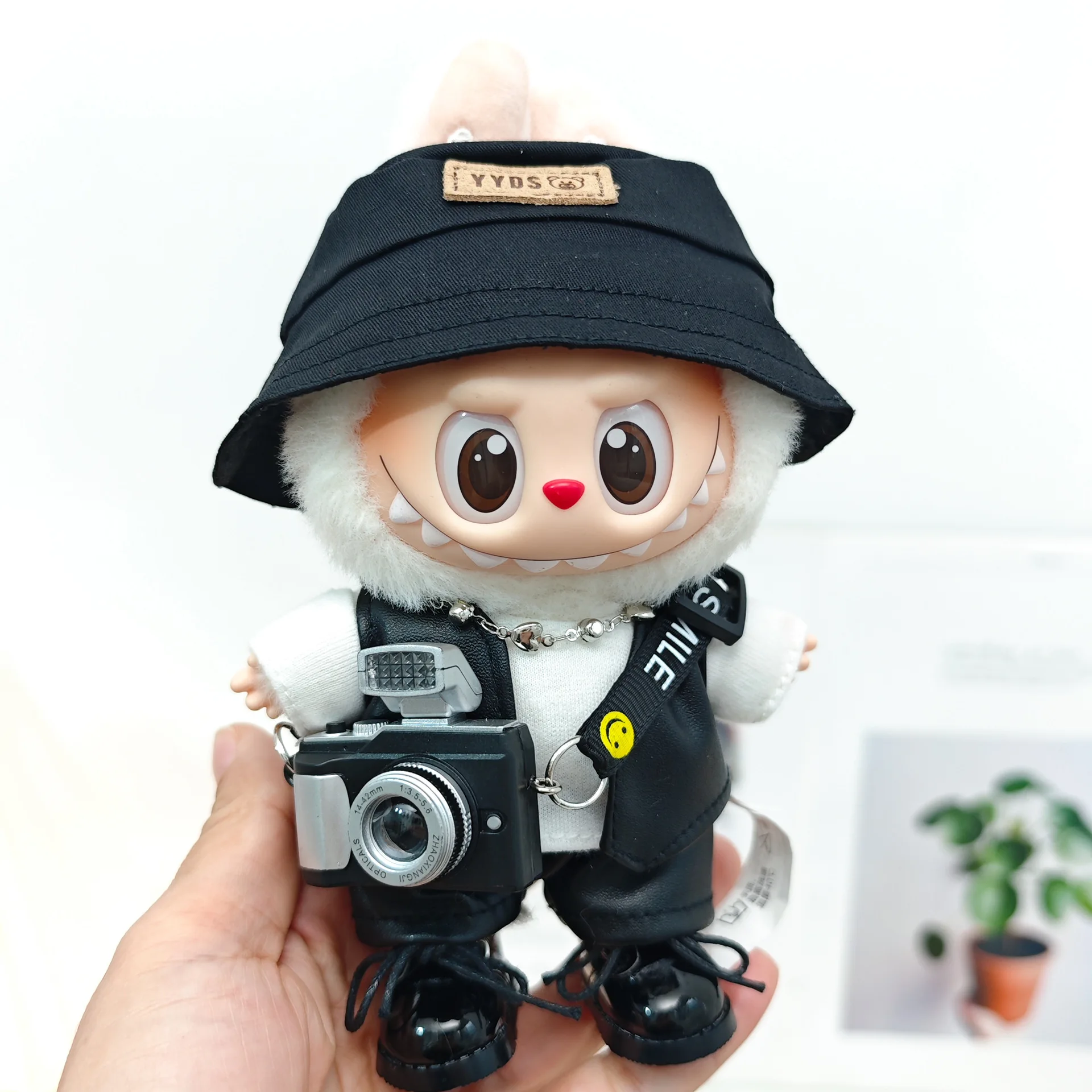 15cm/17cm Labubu Doll Clothing Sitting Party First And Second Generation Trendy Leather Vest Leather Pants Leather Skirt Set
15cm/17cm Labubu Doll Clothing Sitting Party First And Second Generation Trendy Leather Vest Leather Pants Leather Skirt Set