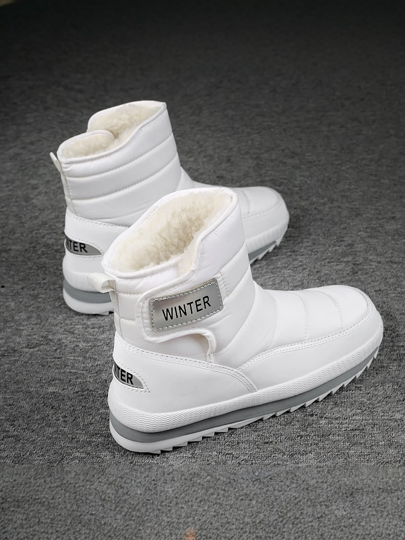Men's Winter Snow Boots Thickened Warmth Waterproof Non-slip Fleece Lined Durable Cotton Upper Low Heel Mid-Calf Booties
Men's Winter Snow Boots Thickened Warmth Waterproof Non-slip Fleece Lined Durable Cotton Upper Low Heel Mid-Calf Booties