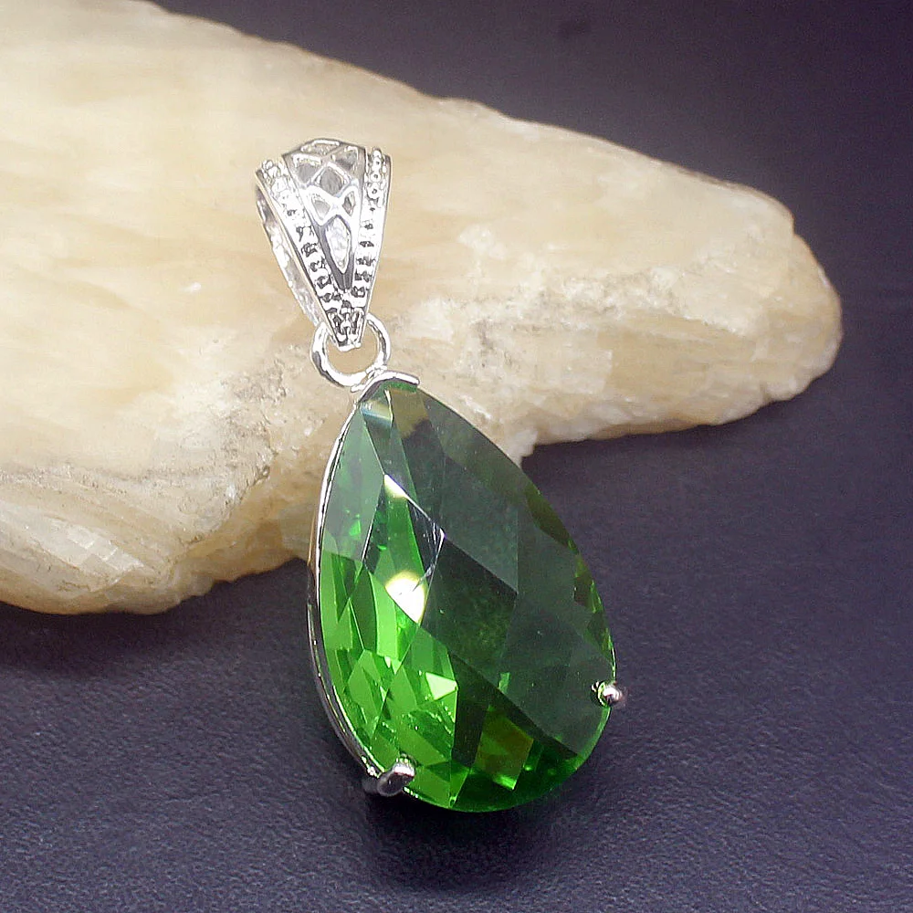 Gemstonefactory Jewelry Big Promotion 925 Silver Teardrop Green Peridot Charms Women Ladies Gifts Necklace Pendant 20215276
Gemstonefactory Jewelry Big Promotion 925 Silver Teardrop Green Peridot Charms Women Ladies Gifts Necklace Pendant 20215276