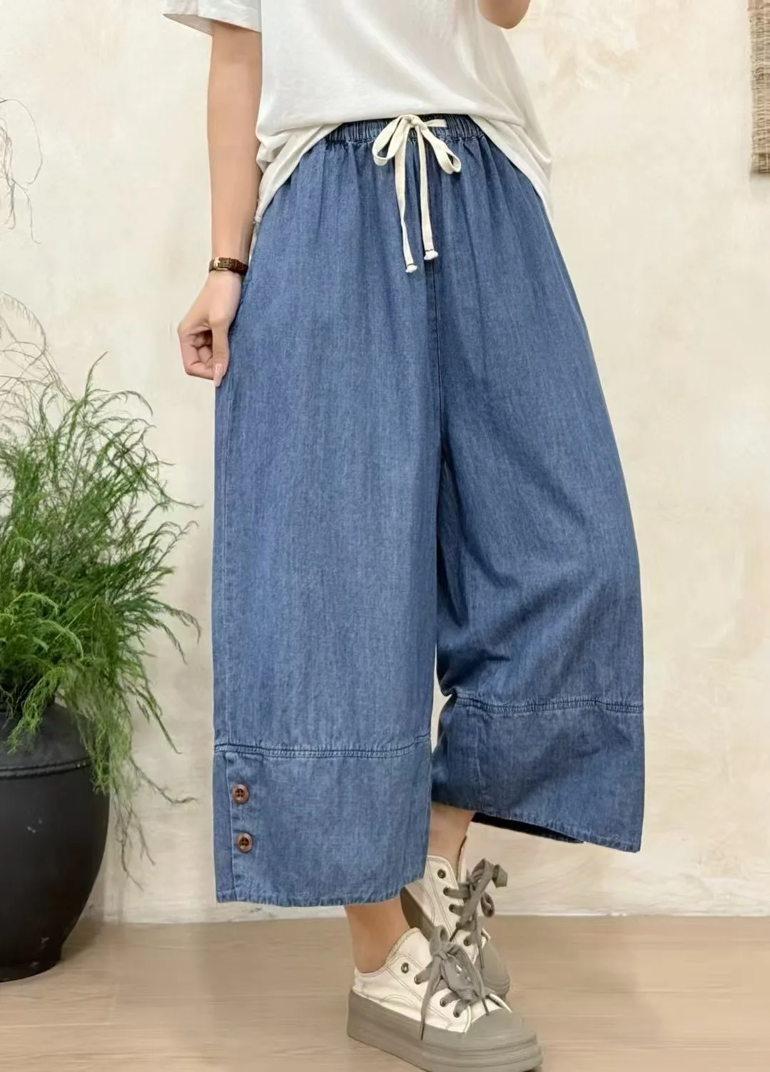 New 2025 Summer Cotton Denim Trousers, Women Elastic Waist Pocket Buttons, Mori Girl Retro Commute Thin Wide Leg Jeans B55024CC
New 2025 Summer Cotton Denim Trousers, Women Elastic Waist Pocket Buttons, Mori Girl Retro Commute Thin Wide Leg Jeans B55024CC