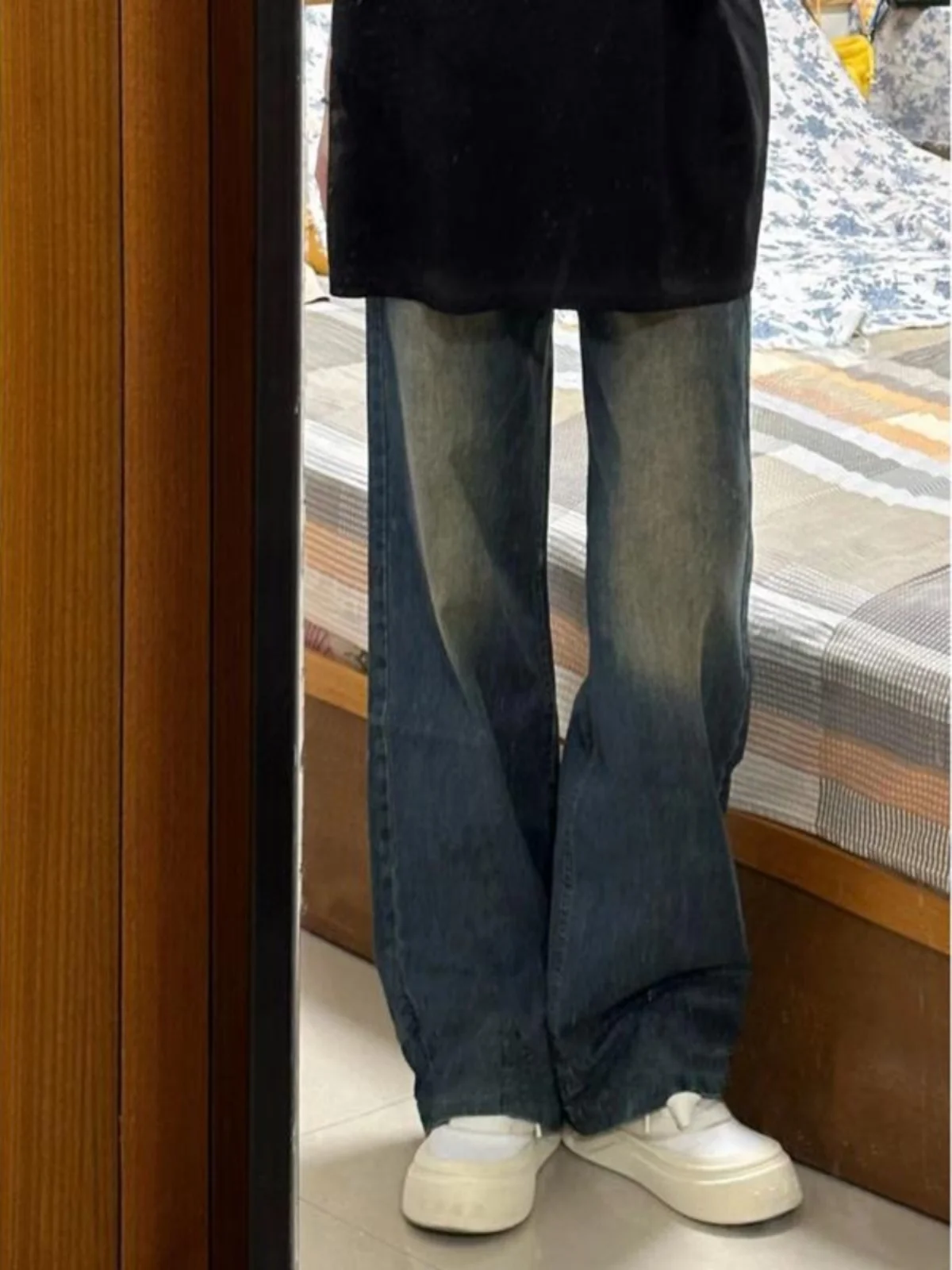 Мужские джинсы в стиле ретро, прямого кроя, с широкими штанинами, на подкладке, в американском стиле, для осени и зимы, повседневные длинные брюки
Мужские джинсы в стиле ретро, прямого кроя, с широкими штанинами, на подкладке, в американском стиле, для осени и зимы, повседневные длинные брюки