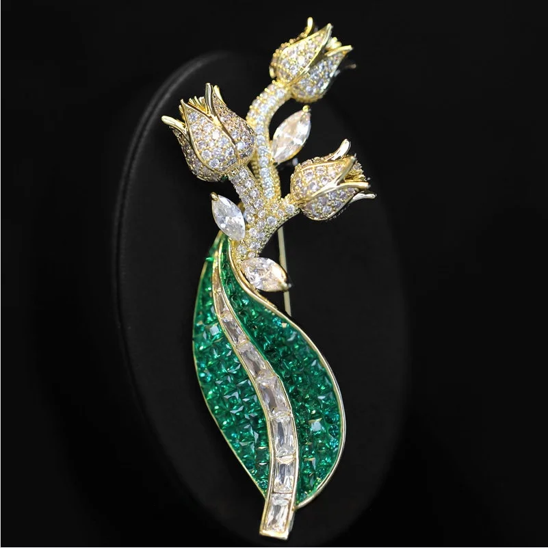 Retro Classic Micro inlaid Zirconia Green Elegant Lily of the Valley Flower Brooch Temperament Simple Accessories Pin for Women
Retro Classic Micro inlaid Zirconia Green Elegant Lily of the Valley Flower Brooch Temperament Simple Accessories Pin for Women