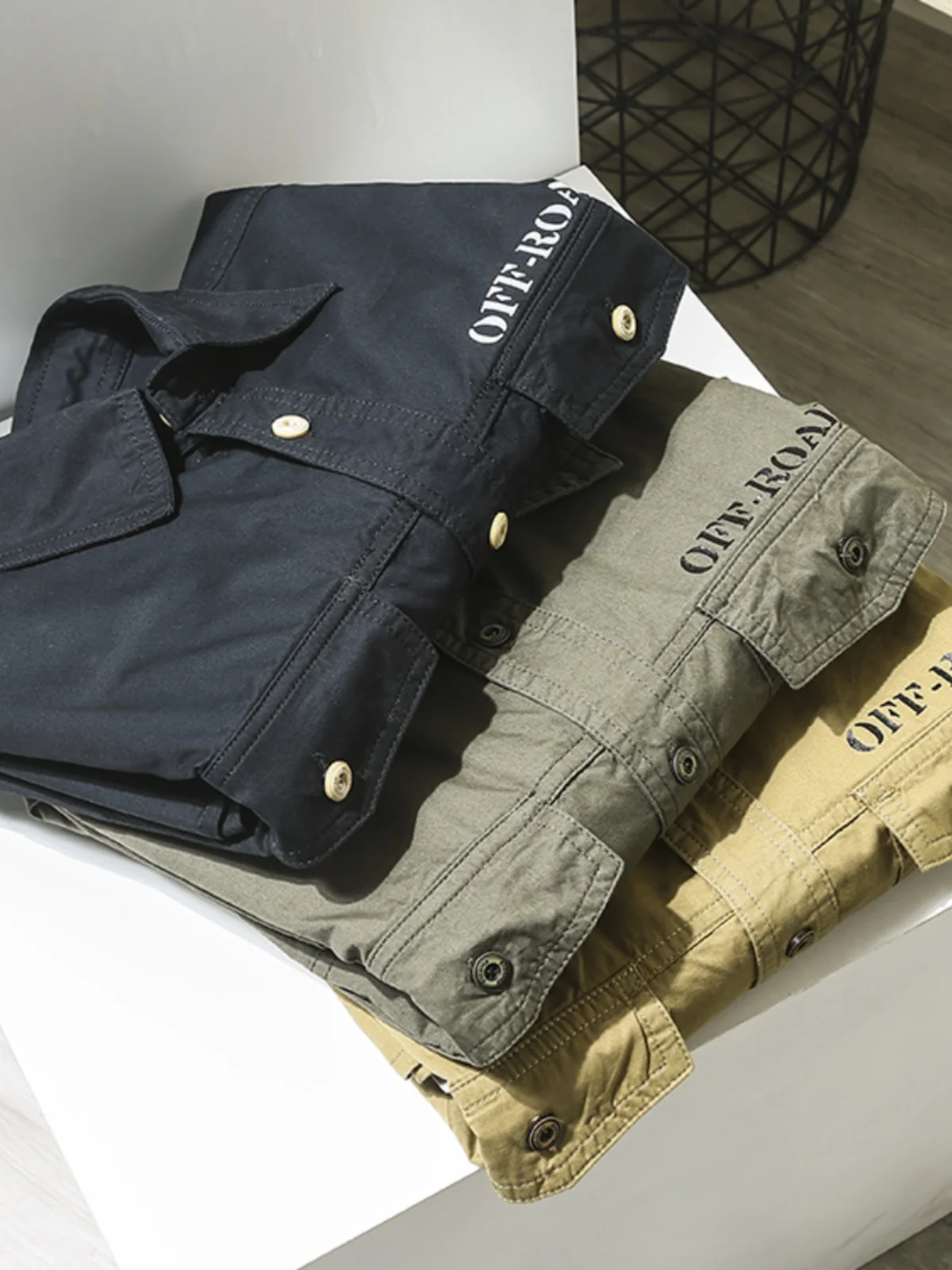American Sle Hard Man Casual ort Sve irt for Men with Multiple kets Loose Fit Summer Trendy Workwear irt
American Sle Hard Man Casual ort Sve irt for Men with Multiple kets Loose Fit Summer Trendy Workwear irt