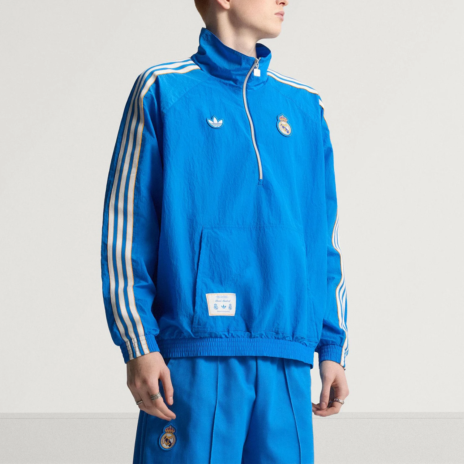 Мужская толстовка Adidas Originals Authentic Trefoil свободного кроя с капюшоном и тремя полосками KC3736
Мужская толстовка Adidas Originals Authentic Trefoil свободного кроя с капюшоном и тремя полосками KC3736