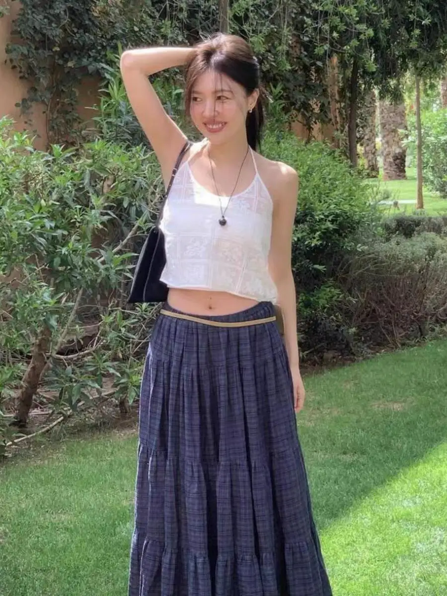Korean Style Lace Halter Neck Tank Top And Skirt Two Piece Set Summer New Arrival Women's Loose Fit Fashion Ensemble
Korean Style Lace Halter Neck Tank Top And Skirt Two Piece Set Summer New Arrival Women's Loose Fit Fashion Ensemble