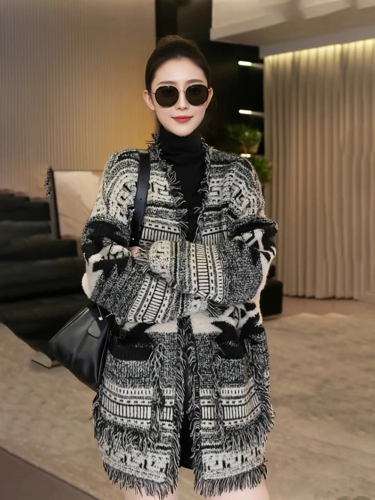 Trendy Bohemian Long Knitted Sweater Coat for Women Autumn Winter New Style Tassel Spliced Color Young-looking Versatile Knit...
Trendy Bohemian Long Knitted Sweater Coat for Women Autumn Winter New Style Tassel Spliced Color Young-looking Versatile Knit...