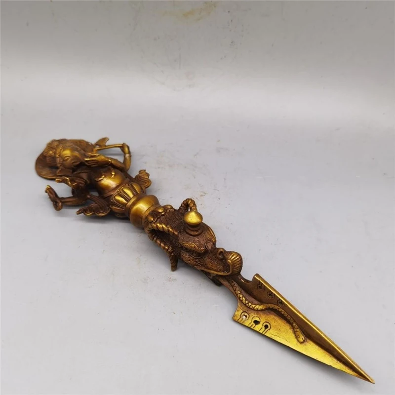 Brass ritual ornaments, vajra scepter, magic pestle, machete, Tibetan Buddhist instruments, religious supplies, free shipping
Brass ritual ornaments, vajra scepter, magic pestle, machete, Tibetan Buddhist instruments, religious supplies, free shipping
