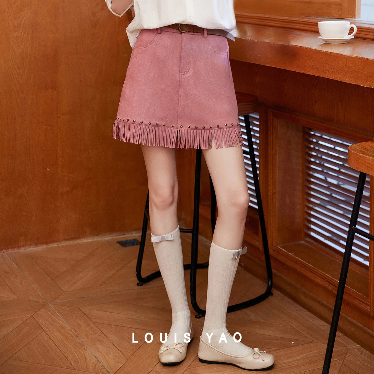 LOUIS YAO Tassels Rivet A-line Women's Short Skirt 2025 Autumn Mini Skirt Fashionable and Gentle Casual Women's Skirt
LOUIS YAO Tassels Rivet A-line Women's Short Skirt 2025 Autumn Mini Skirt Fashionable and Gentle Casual Women's Skirt