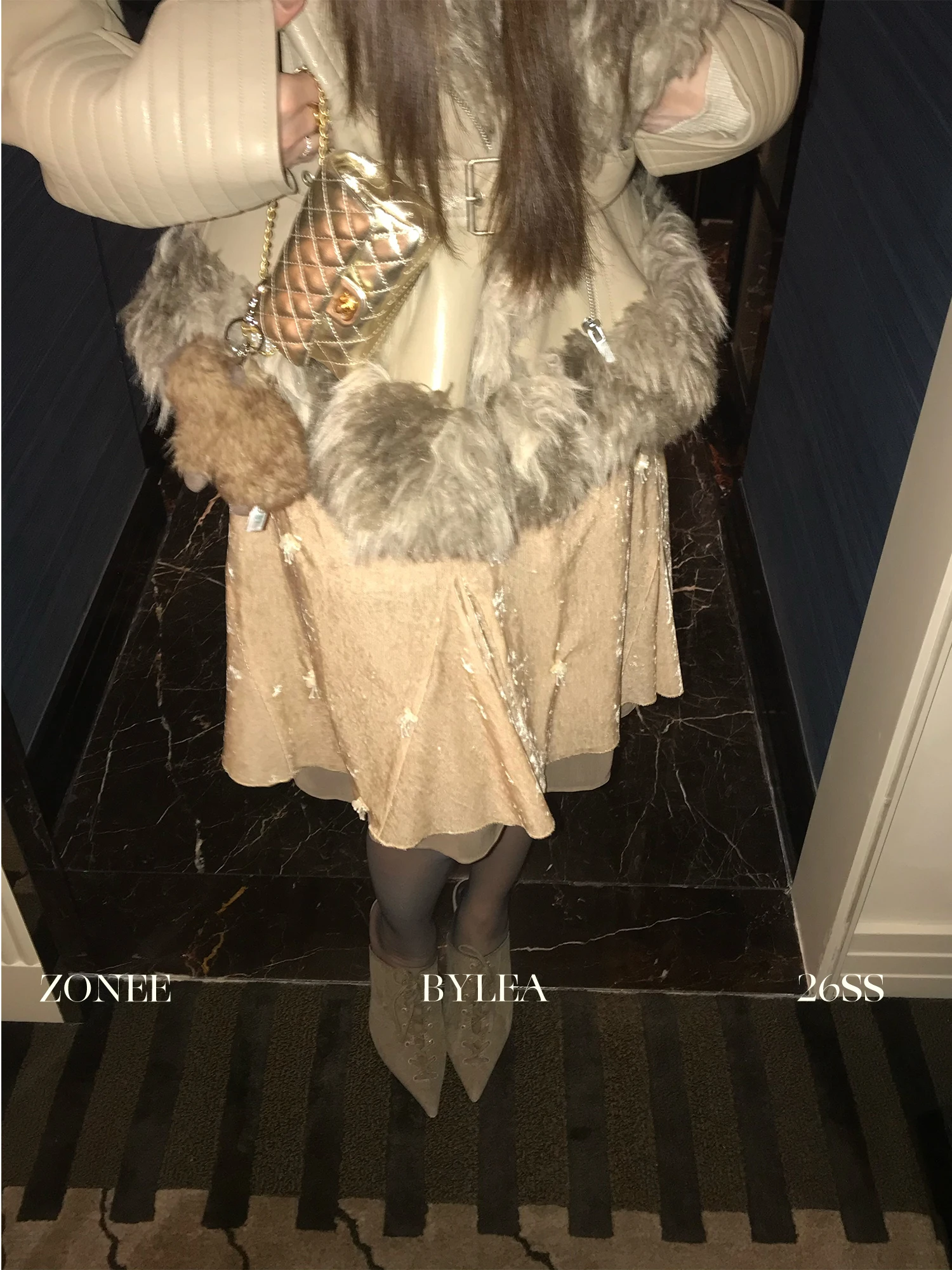 Юбка А-силуэта из вельвета с высокой талией, ручной вышивки, на подкладке, в стиле французской моды, повседневная, для женщин
Юбка А-силуэта из вельвета с высокой талией, ручной вышивки, на подкладке, в стиле французской моды, повседневная, для женщин