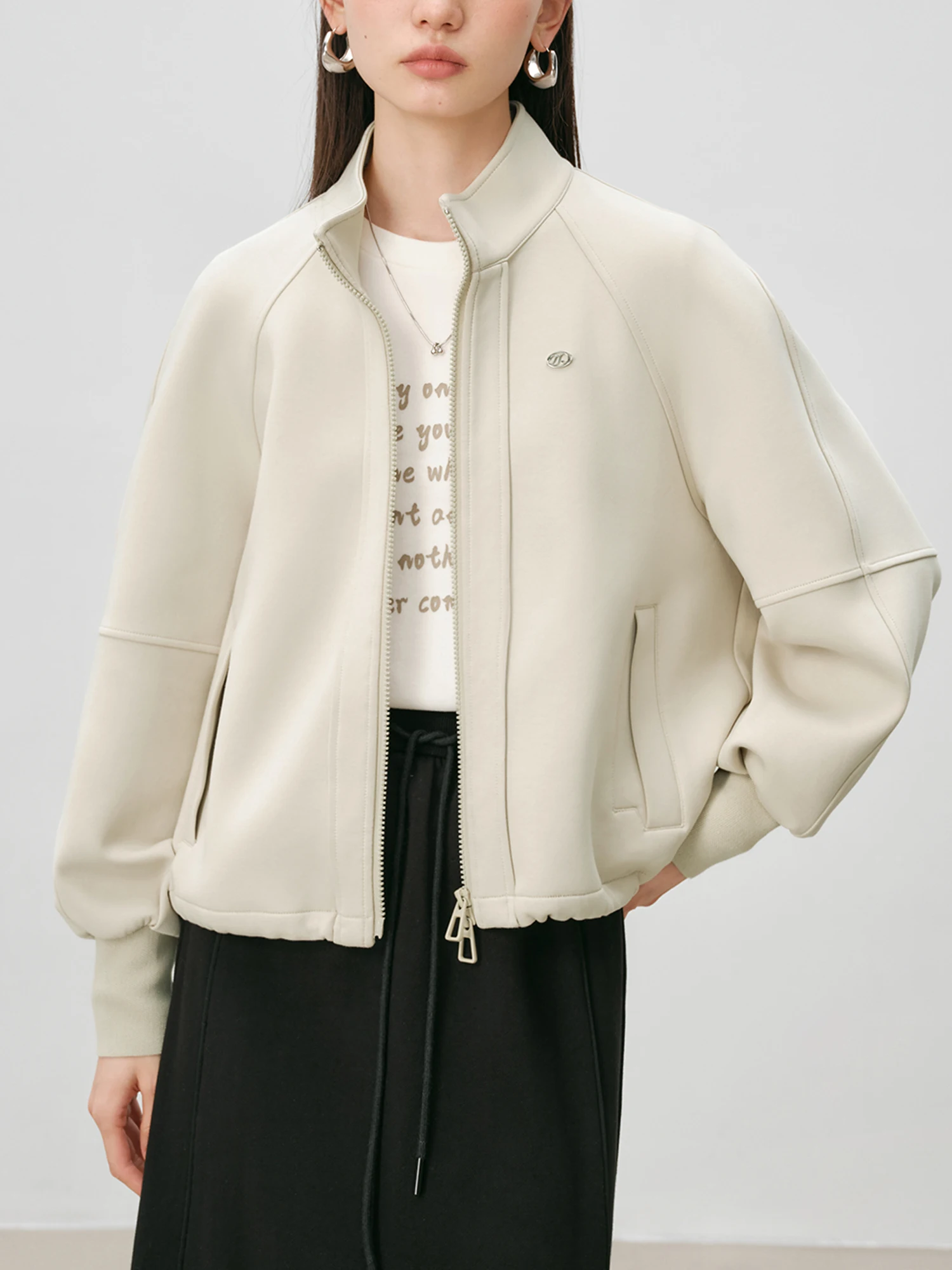 ZIQIAO Stand Collar Women Casual Coats Oatmeal Zip-up Cropped Sweatshirt Jacket 2024 Autumn Cotton Short Sweatshirts 24ZQ94212
ZIQIAO Stand Collar Women Casual Coats Oatmeal Zip-up Cropped Sweatshirt Jacket 2024 Autumn Cotton Short Sweatshirts 24ZQ94212
