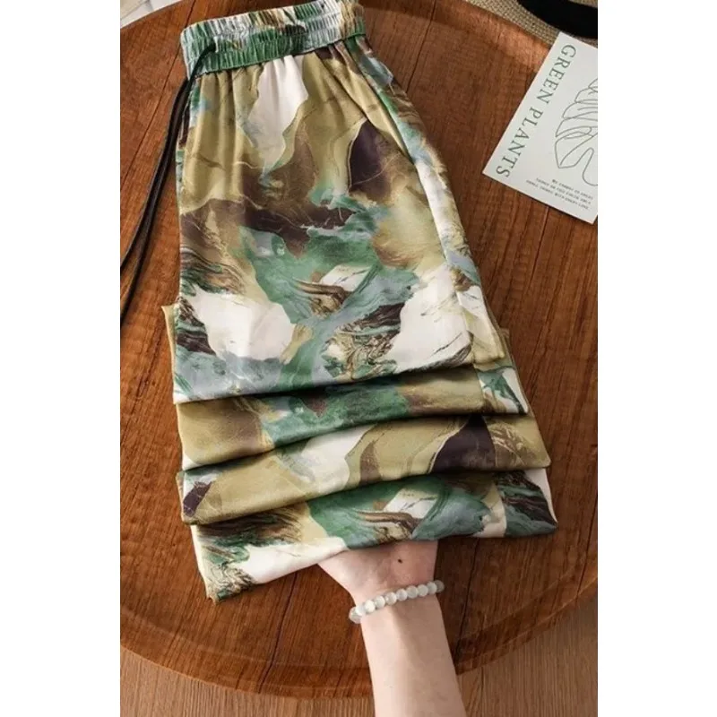 Women's Green Brown Abstract Print Wide Leg Pants Elastic Waist Drawstring Satin Trousers
Women's Green Brown Abstract Print Wide Leg Pants Elastic Waist Drawstring Satin Trousers