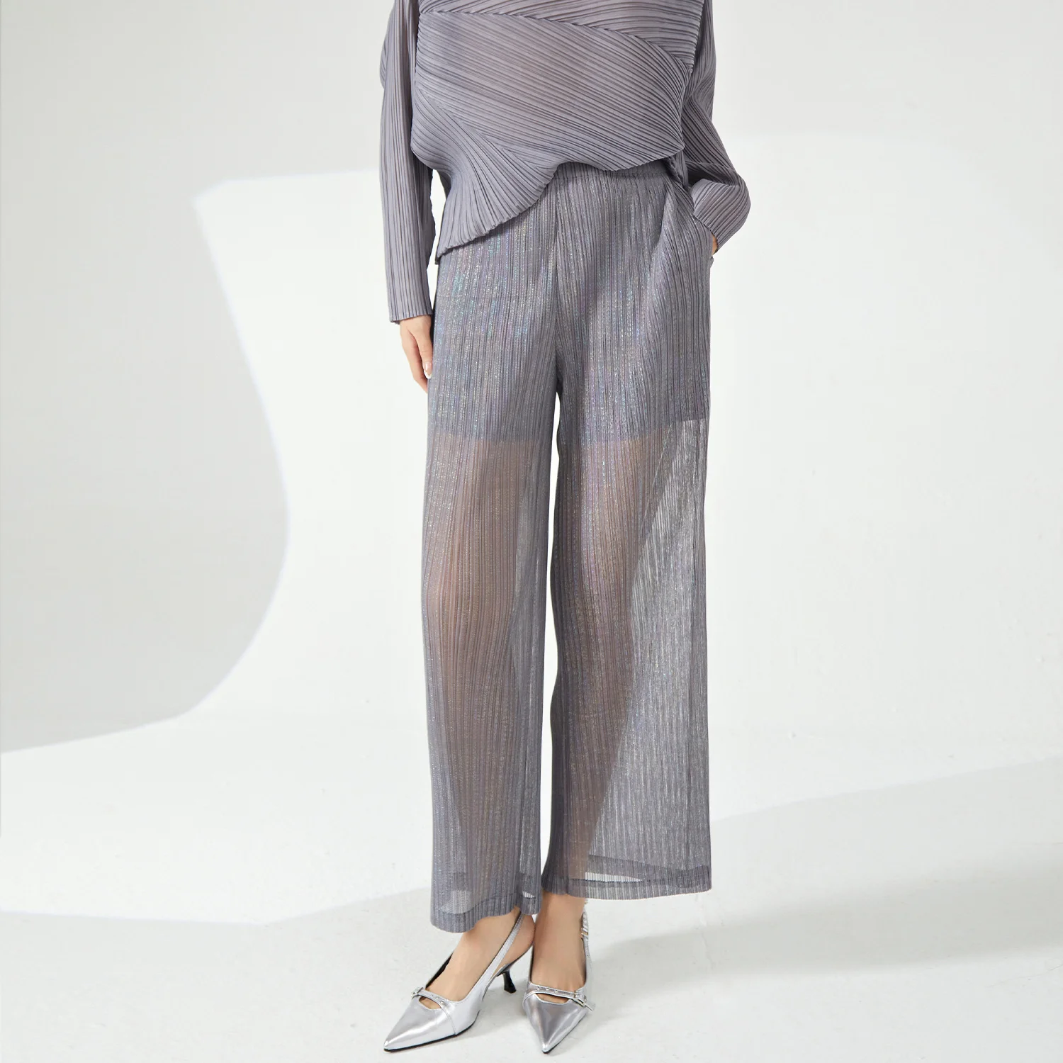 Summer Miyake Women's Loose Straight Leg Wide Leg Pants Solid Gold Powder Mesh Fashion Design
Summer Miyake Women's Loose Straight Leg Wide Leg Pants Solid Gold Powder Mesh Fashion Design