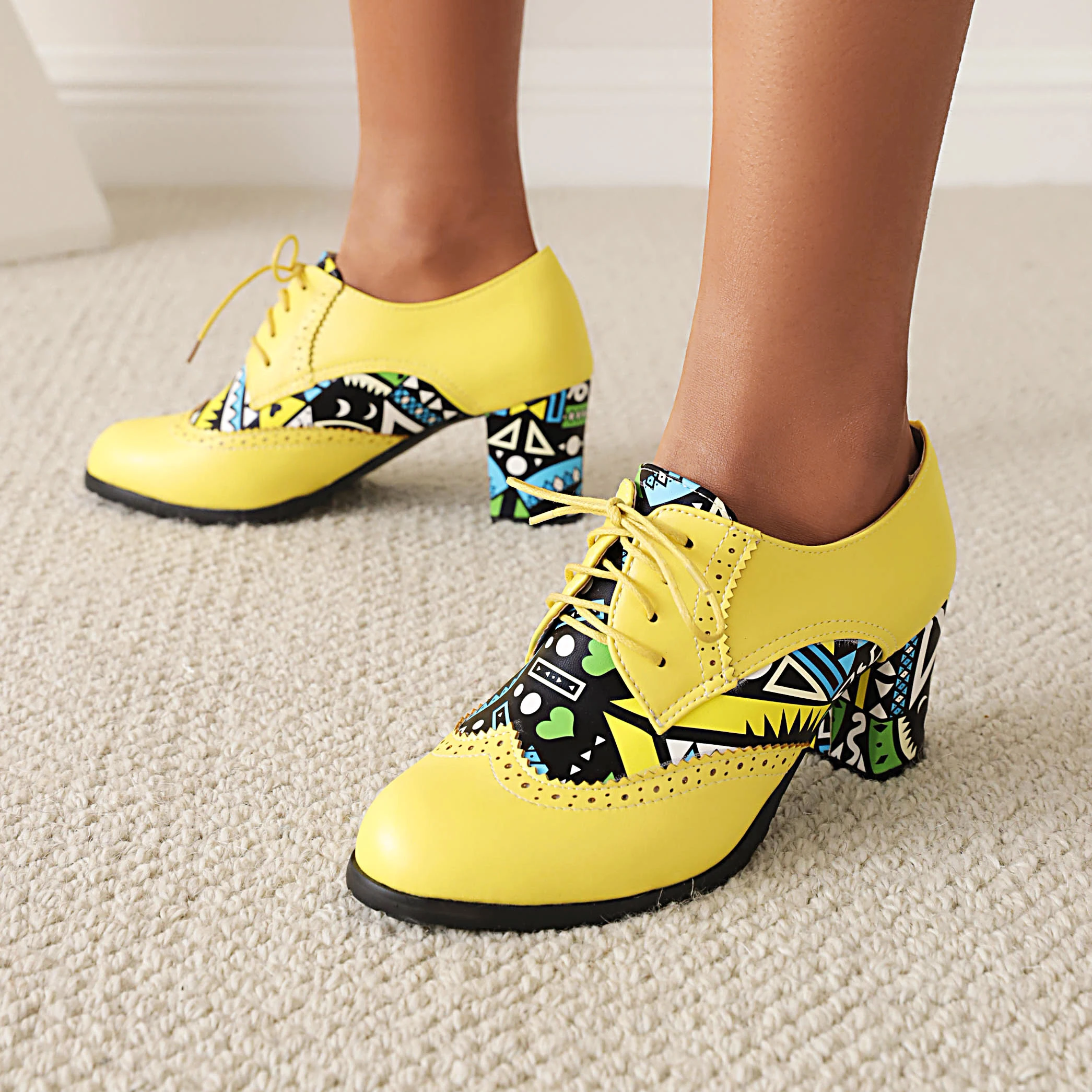 2025 new spring autumn women pumps plus size 22.5-26.5cm Microfiber leather splicing upper lace up women heels loafers
2025 new spring autumn women pumps plus size 22.5-26.5cm Microfiber leather splicing upper lace up women heels loafers