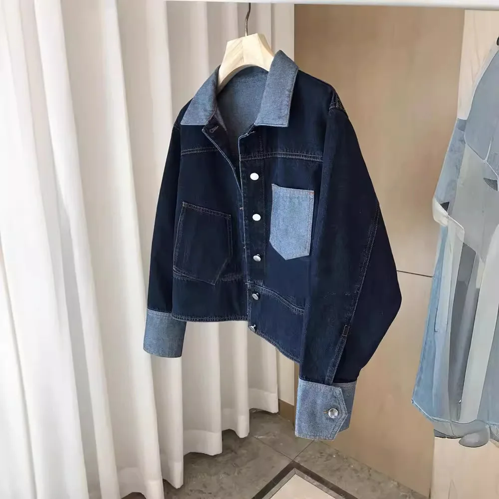 A one with extraordinary taste, neat and handsome upper body! Niche personalized washed contrasting color lapel denim jacket for
A one with extraordinary taste, neat and handsome upper body! Niche personalized washed contrasting color lapel denim jacket for