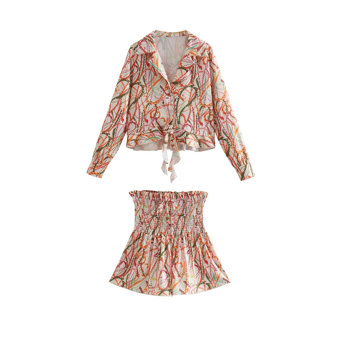 2023 летний новый женский комплект с короткой юбкой в стиле ретро, короткий топ с декоративным принтом, свободная повседневная короткая юбка с эластичной резинкой на талии, модный комплект
2023 летний новый женский комплект с короткой юбкой в стиле ретро, короткий топ с декоративным принтом, свободная повседневная короткая юбка с эластичной резинкой на талии, модный комплект