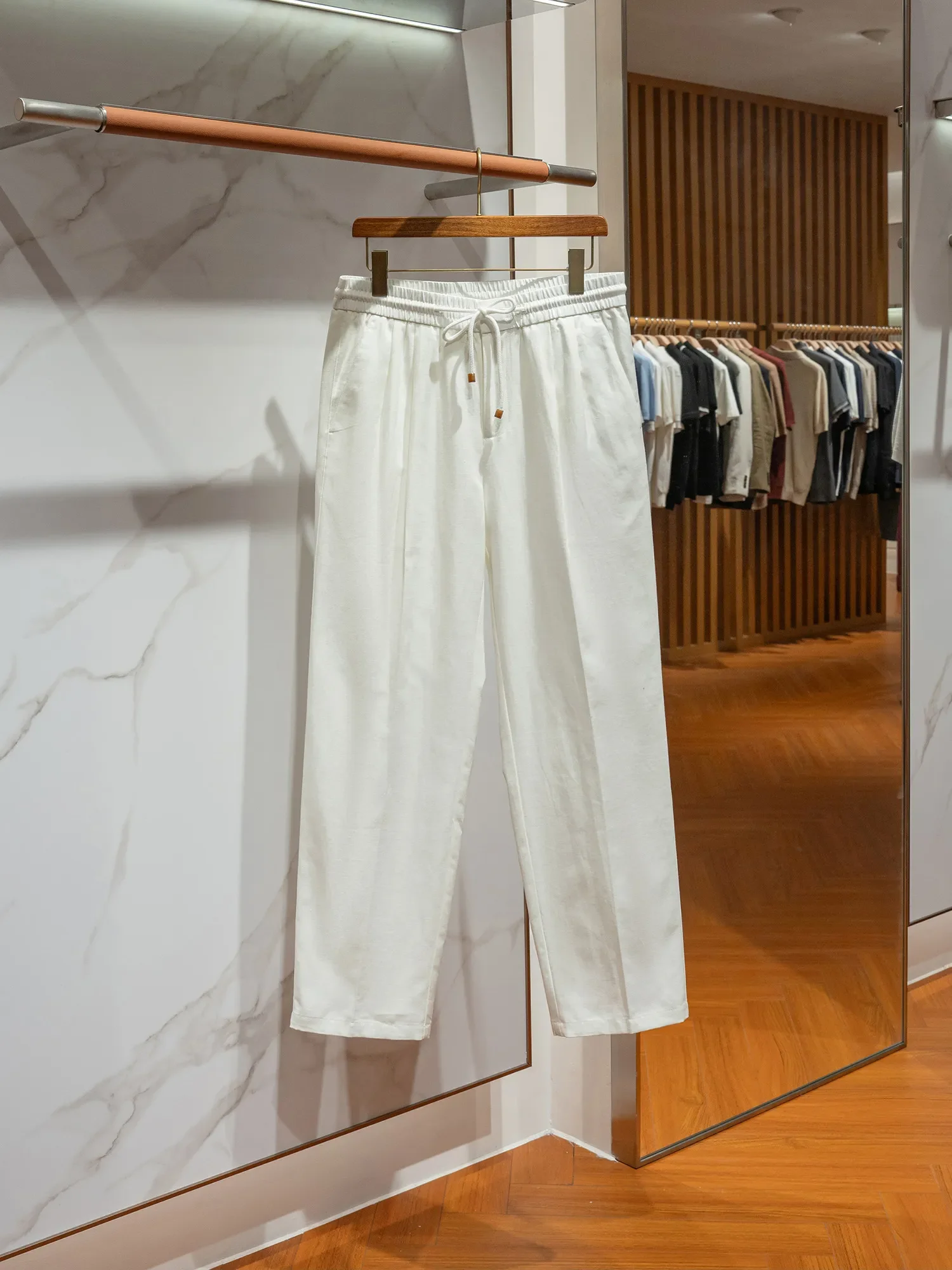Italian old money style cotton and linen blend summer light white men's breathable elastic waist single pleated straight slacks
Italian old money style cotton and linen blend summer light white men's breathable elastic waist single pleated straight slacks